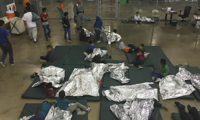Lydopptak: Barna gråter og skriker etter foreldrene på den amerikanske grensa